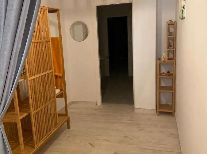 Loft Valentia Tous بيت ضيافة 3*