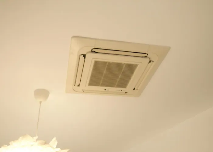 Loft Valentia Tous بيت ضيافة